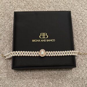 Bronx and Banco pearl choker
